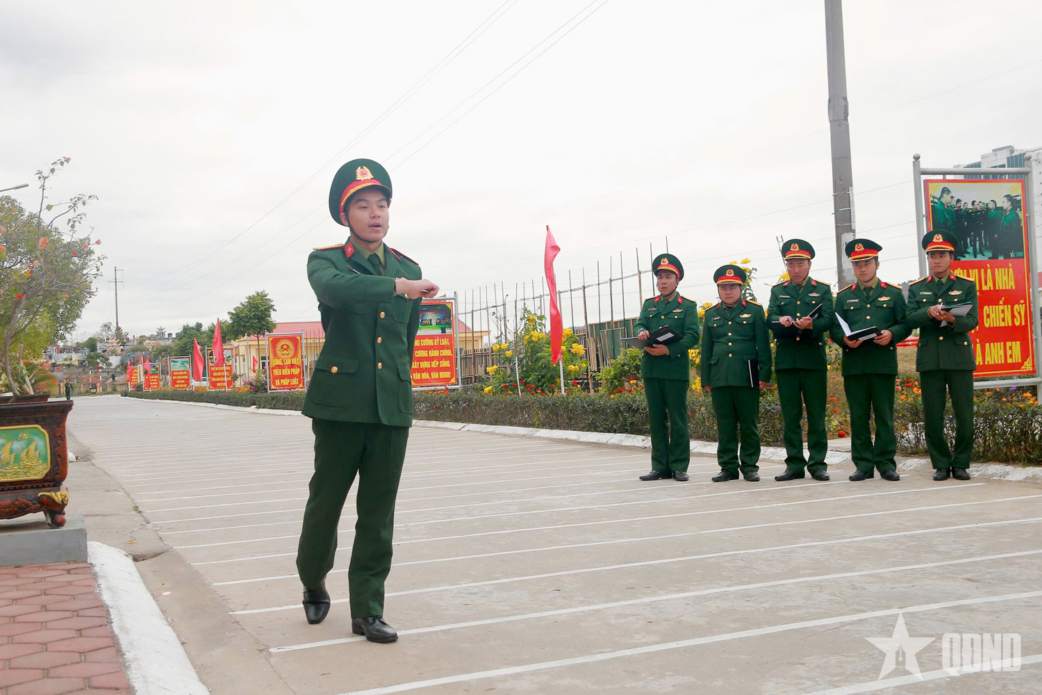 Trung đoàn 244 (Bộ CHQS tỉnh Quảng Ninh) đánh giá kết quả tập huấn cán bộ khung huấn luyện 

